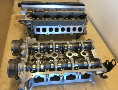 Original (front), respectively Freevalve (rear), cylinder heads 